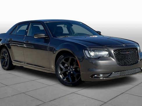 Used 2023 Chrysler 300 S image 3