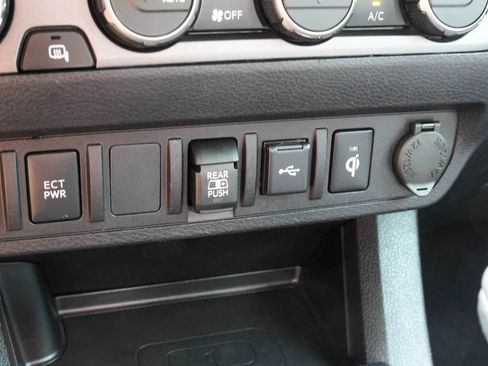 Used 2023 Toyota Tacoma TRD Off-Road AWD/4WD image 14