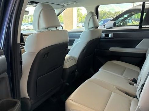 Used 2025 Hyundai Santa Fe SEL AWD/4WD image 3