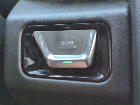 Used 2025 GMC Yukon Elevation AWD/4WD image 29