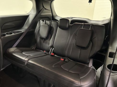 Used 2025 Chrysler Pacifica Select FWD image 30