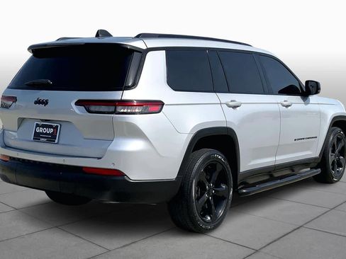 Used 2023 Jeep Grand Cherokee L Laredo image 13