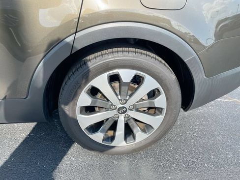 Used 2021 Kia Telluride EX w/ EX Premium Package FWD image 8