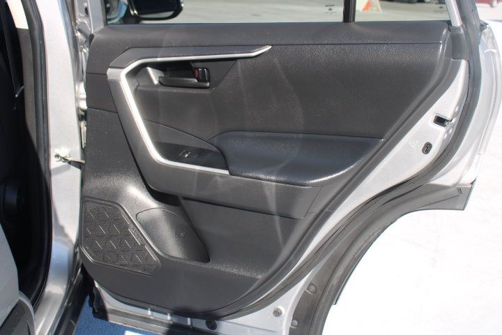 Used 2023 Toyota RAV4 LE AWD/4WD image 15