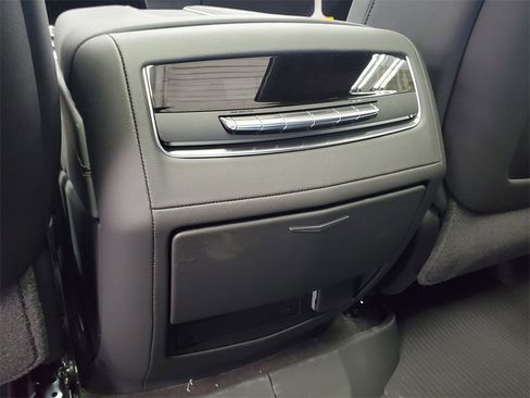 New 2026 Cadillac Escalade Luxury w/ LPO, Radiant Package image 33