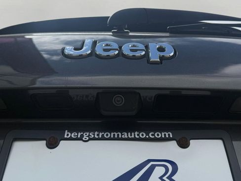 Used 2019 Jeep Cherokee Limited AWD/4WD image 12