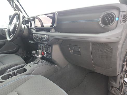 Used 2024 Jeep Wrangler Unlimited Rubicon 4xe AWD/4WD image 28