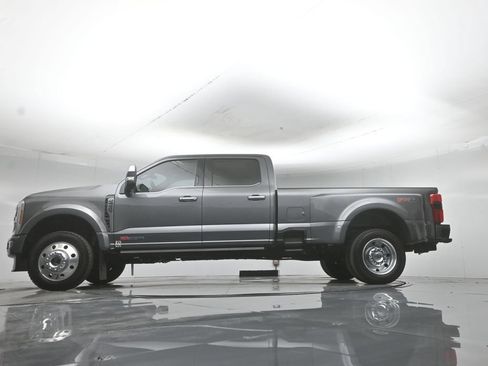 Certified 2023 Ford F450 Platinum w/ FX4 Off-Road Package AWD/4WD image 8