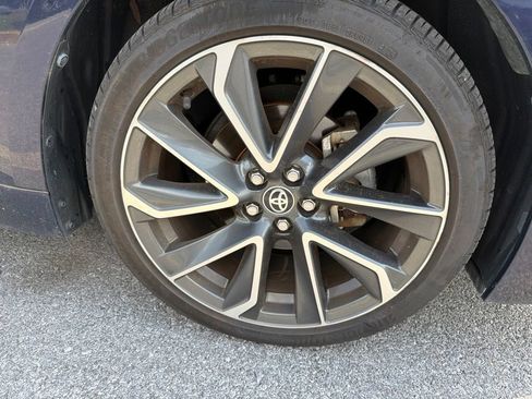 Used 2021 Toyota Corolla SE w/ SE Premium Package FWD image 4
