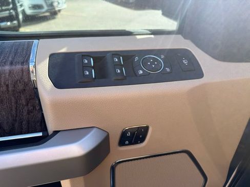 Used 2018 Ford F350 Lariat w/ Lariat Ultimate Package AWD/4WD image 16