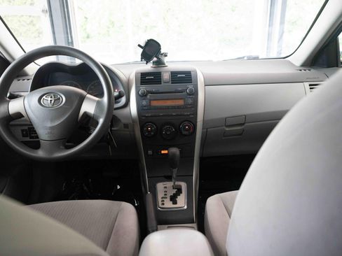 Used 2010 Toyota Corolla LE FWD image 20