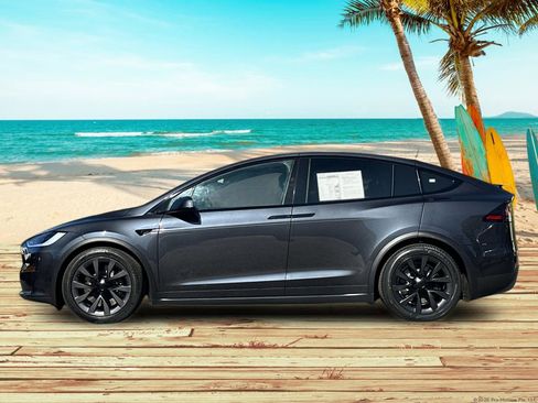 Used 2024 Tesla Model X AWD/4WD image 3