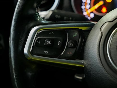 Used 2019 Jeep Wrangler Unlimited Sahara image 33