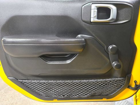 Used 2019 Jeep Wrangler Sport AWD/4WD image 8