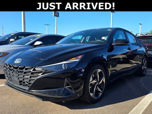 Used 2023 Hyundai Elantra SEL w/ Convenience Package FWD image 9