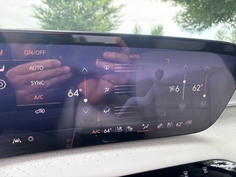 New 2026 Buick Enclave Avenir w/ Super Cruise Package FWD image 40