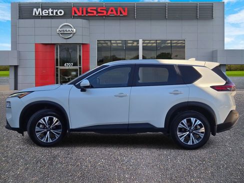 Certified 2023 Nissan Rogue SV image 3