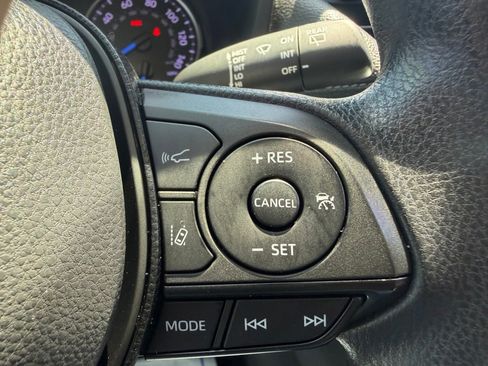 Used 2020 Toyota RAV4 LE AWD/4WD image 15