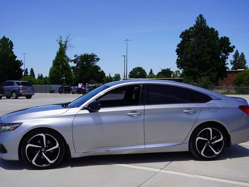 Used 2021 Honda Accord Sport image 3
