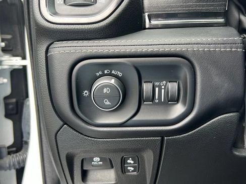Used 2022 RAM 1500 Limited w/ Off-Road Group AWD/4WD image 18