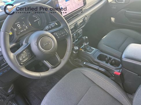 Used 2024 Jeep Wrangler Unlimited AWD/4WD image 9