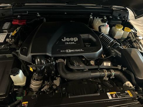 Used 2021 Jeep Gladiator Overland AWD/4WD image 26