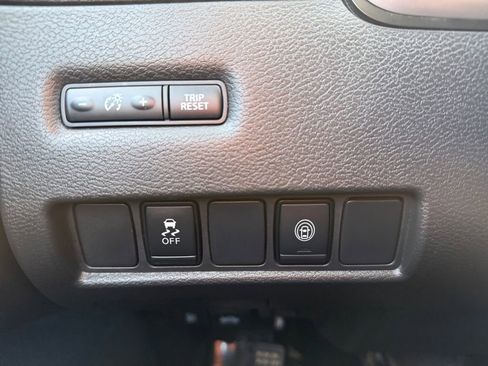 Used 2023 Nissan Murano SV image 19