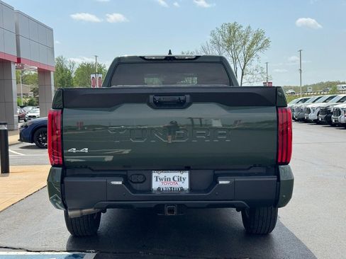 Used 2022 Toyota Tundra SR5 w/ SR5 Premium Package image 5