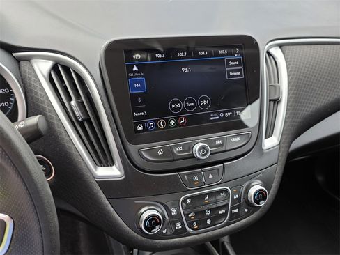 Used 2024 Chevrolet Malibu LT image 9