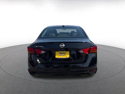 Used 2025 Nissan Altima 2.5 SV image 12