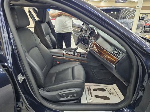 Used 2014 BMW 750Li image 21