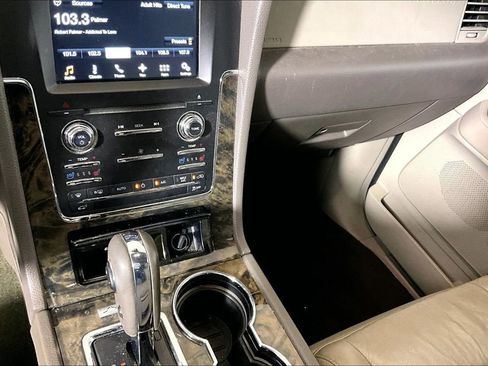 Used 2016 Lincoln Navigator Select image 26