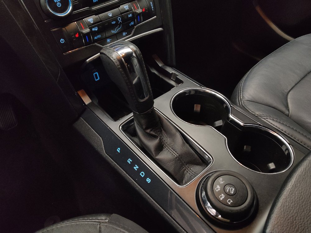Used 2017 Ford Explorer XLT w/ Equipment Group 202A AWD/4WD image 26