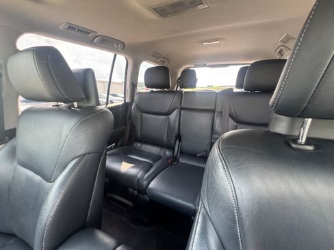 Used 2015 Lexus LX 570 4WD w/ Luxury Package image 15