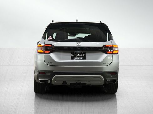 Used 2025 Honda Pilot Elite image 4