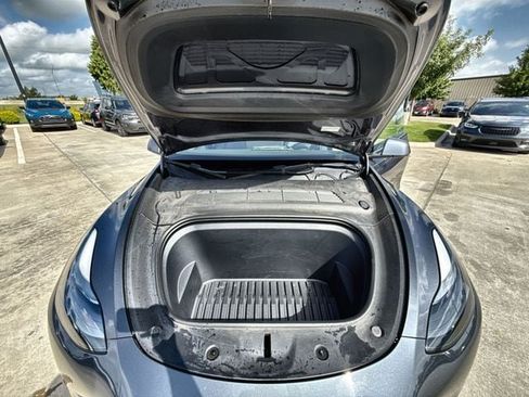Used 2023 Tesla Model Y Long Range AWD/4WD image 25