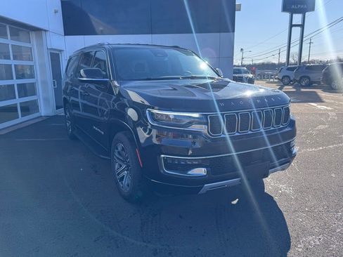 Used 2023 Jeep Wagoneer L Series II image 8