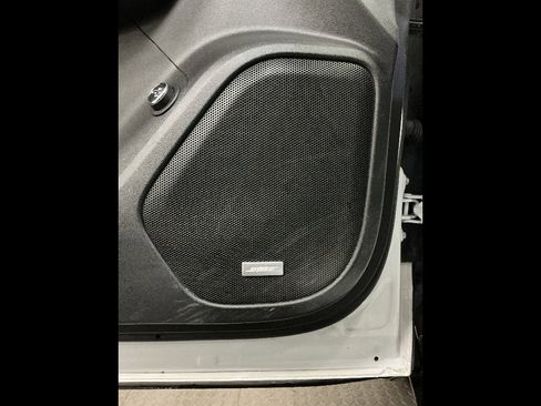 Used 2019 GMC Acadia SLT w/ Black Edition image 9