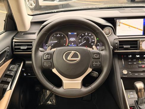 Used 2018 Lexus IS 300 w/ Comfort Package RWD image 34