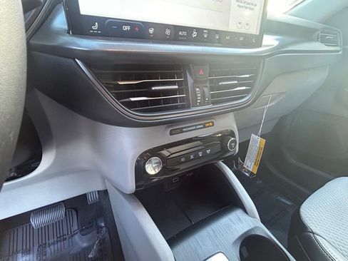 Certified 2024 Ford Escape SE image 38