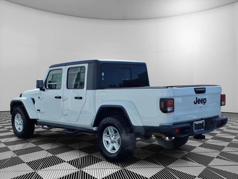 Used 2022 Jeep Gladiator Sport AWD/4WD image 8
