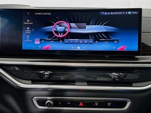 Used 2025 BMW X5 xDrive40i w/ Parking Assistance Package image 14