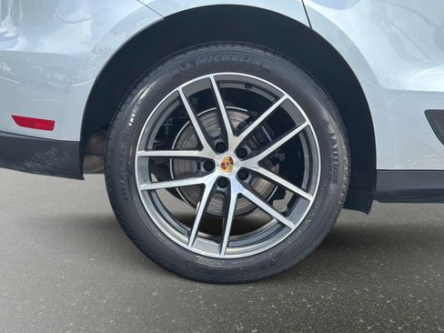 Used 2024 Porsche Macan AWD/4WD image 14