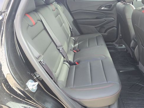 Certified 2025 Chevrolet Trax RS w/ Sunroof Package image 28