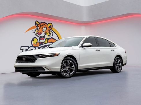 Used 2023 Honda Accord EX image 1