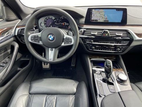Used 2018 BMW M550i xDrive image 12