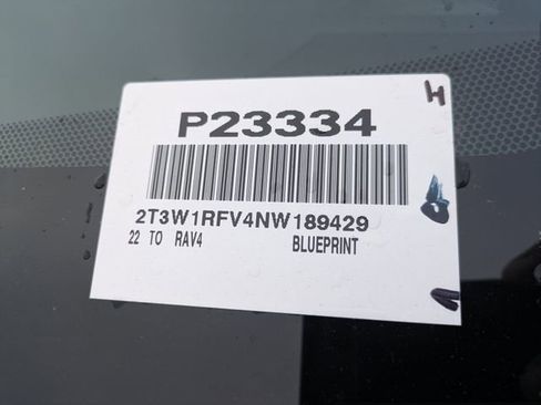 Used 2022 Toyota RAV4 XLE image 34