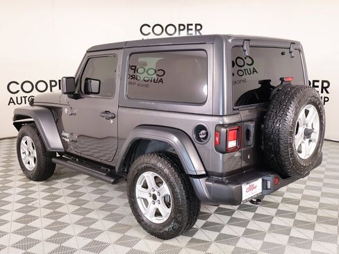 Used 2018 Jeep Wrangler Sport image 21