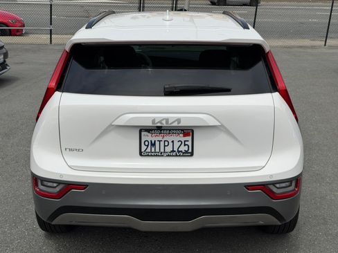 Used 2024 Kia Niro Wave w/ Wave Preserve Package FWD image 6