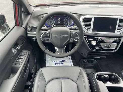 New 2026 Chrysler Pacifica Select FWD image 18